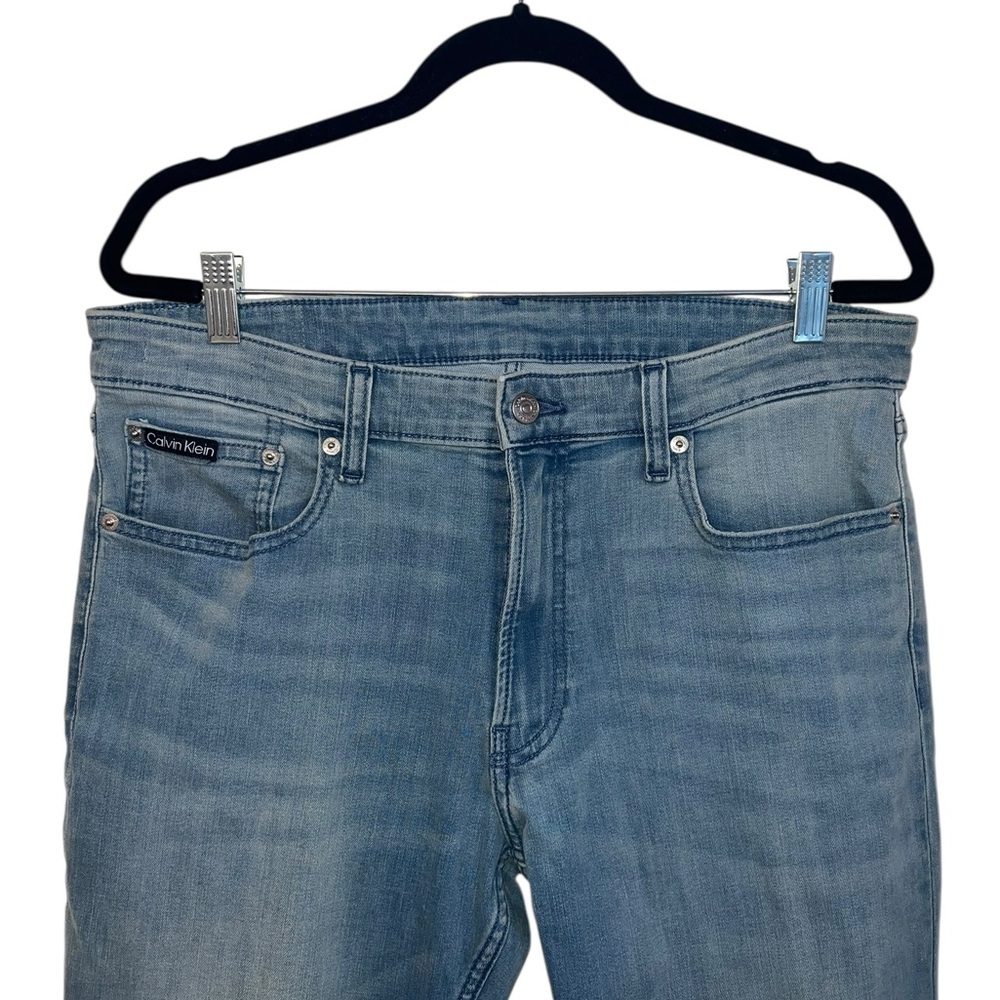 Calvin Klein Men’s Slim Fit Light Wash Jeans - Picture 3 of 7